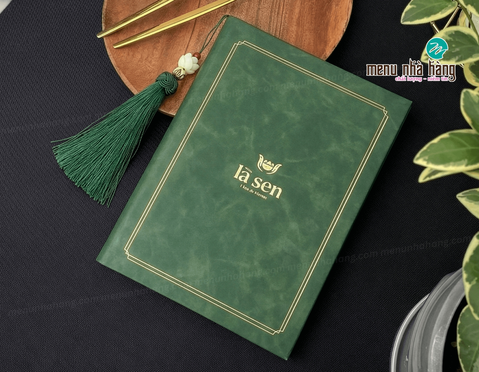 mẫu menu nhà hàng lá sen đẹp, ấn tượng