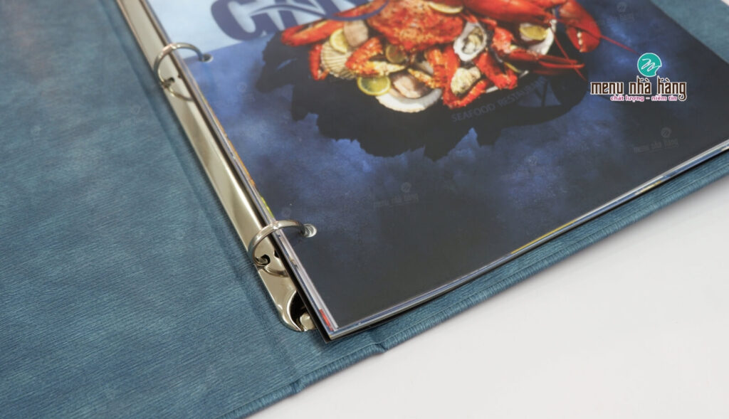 Cận cảnh gáy menu chắc chắn