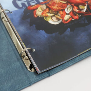 Cận cảnh gáy menu chắc chắn