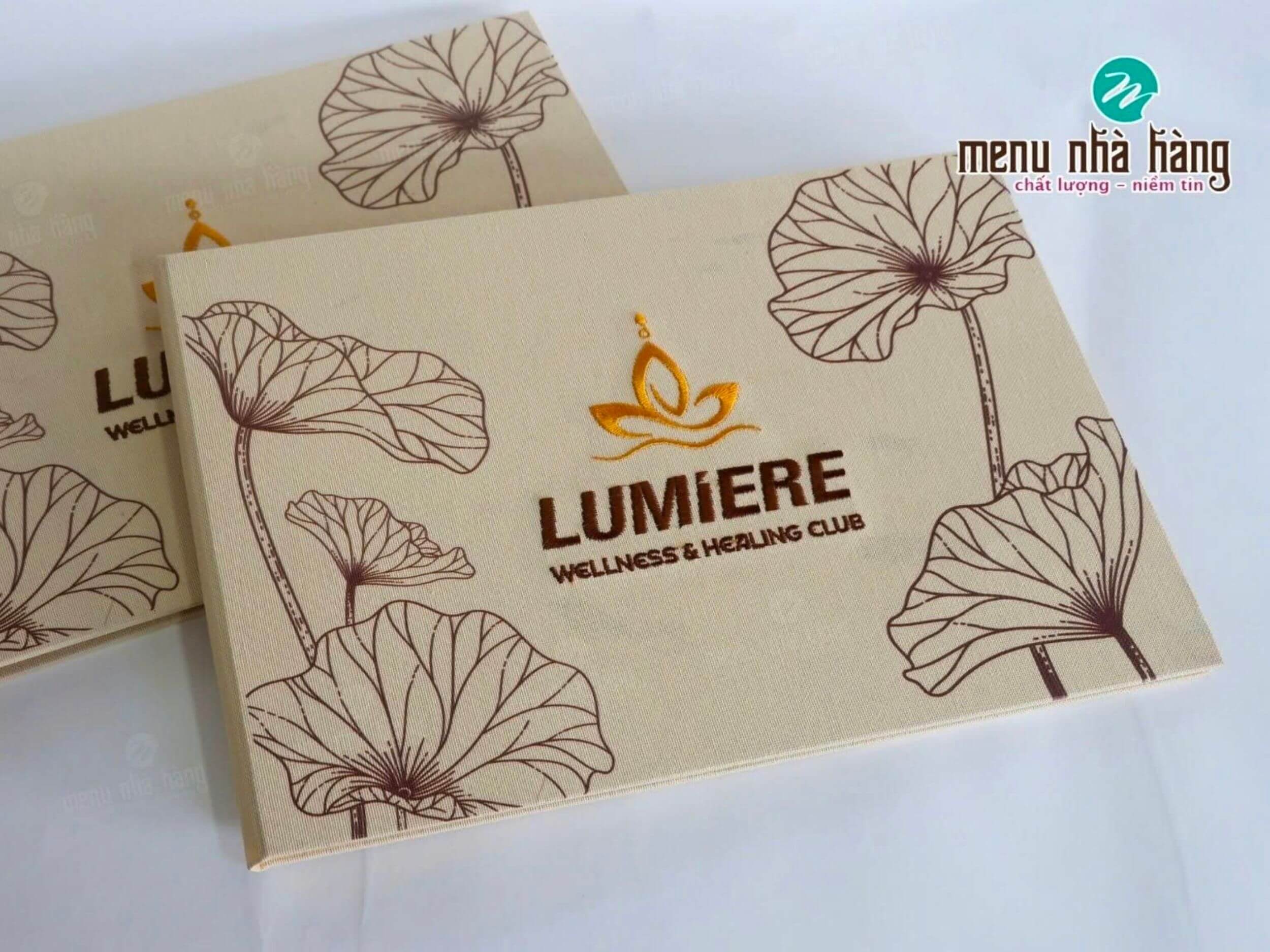 In menu tiệm nail, spa bằng bìa vải