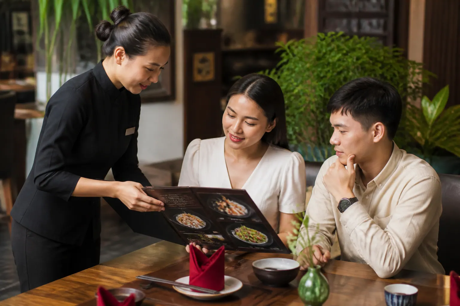 Vì sao menu đẹp quan trọng với nhà hàng? - mẫu menu đẹp cho nhà hàng